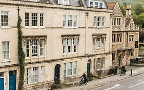 Central 4-Bed House, 10 Min Walk To Sights